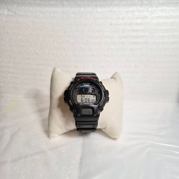 Casio G Shock Black and red - Picture 3 of 12